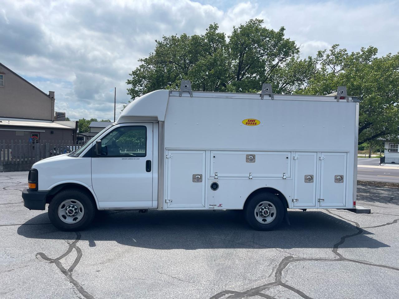 GMC Savana G3500 139 in. 2015