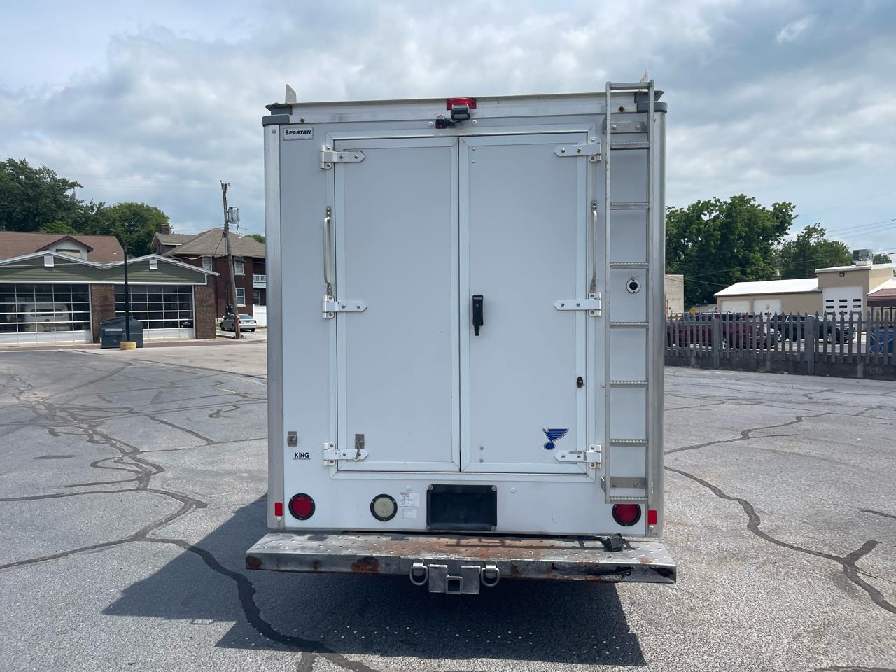 GMC Savana G3500 139 in. 2015