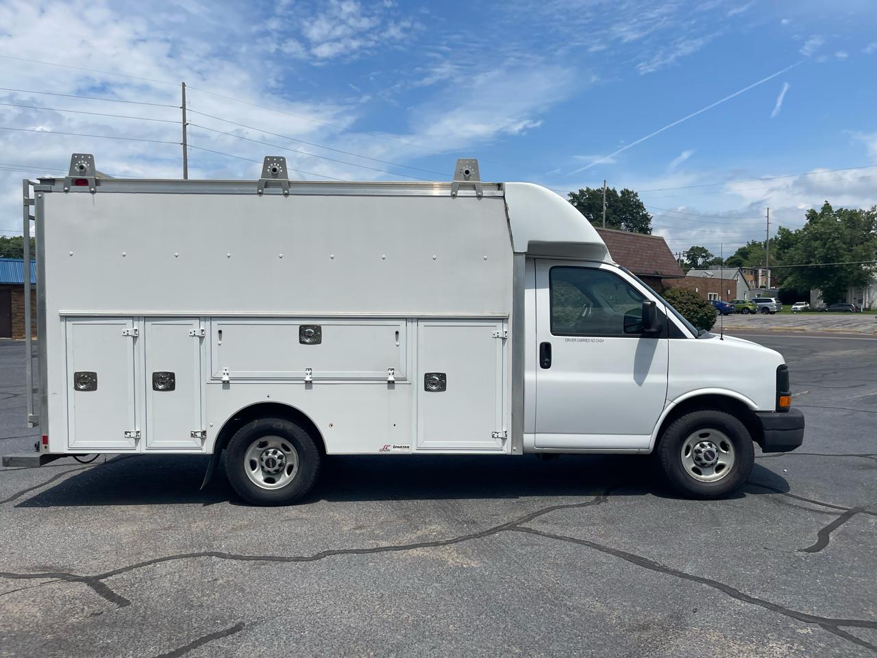 GMC Savana G3500 139 in. 2015
