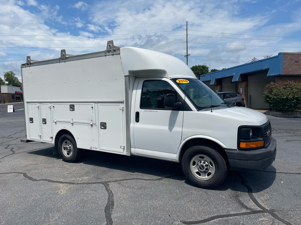 GMC Savana G3500 139 in. 2015