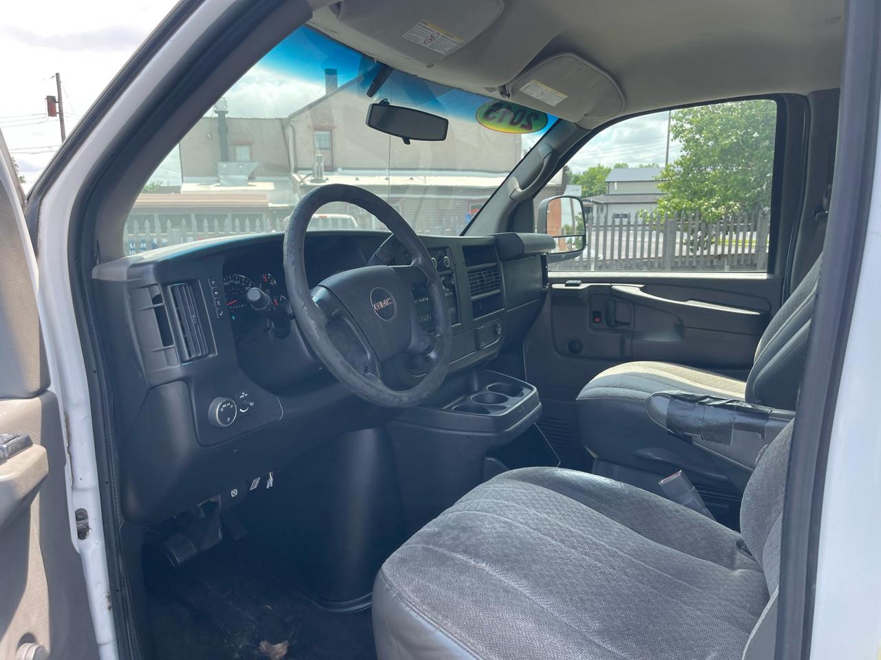 GMC Savana G3500 139 in. 2015