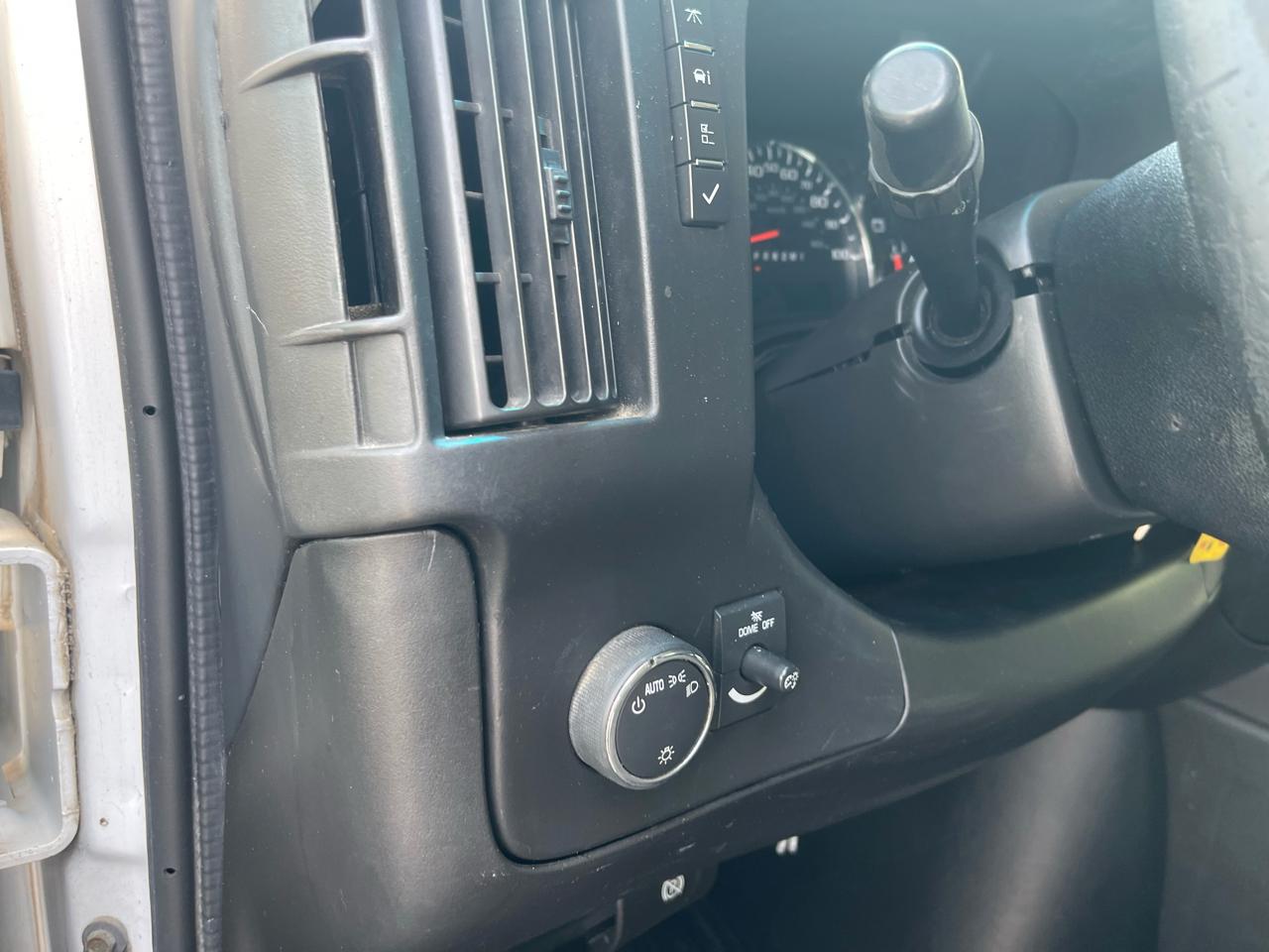 GMC Savana G3500 139 in. 2015