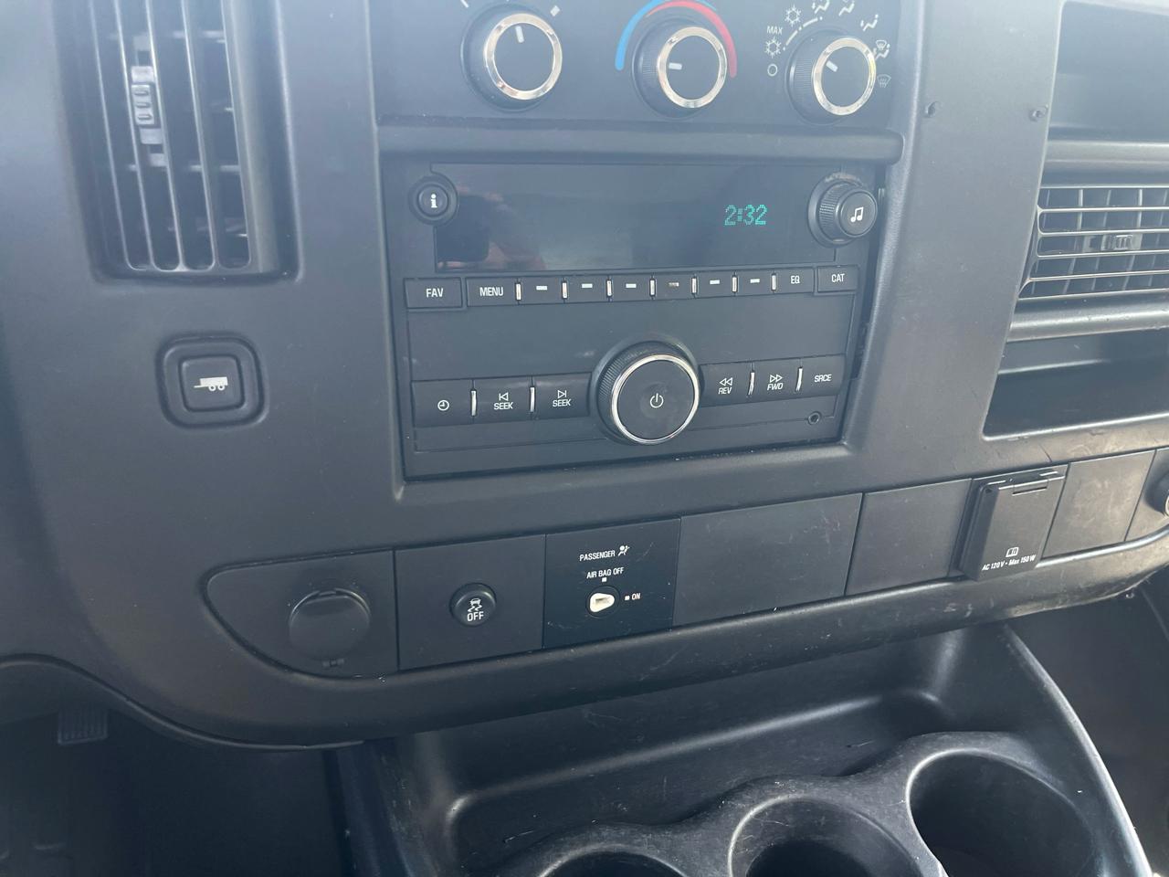 GMC Savana G3500 139 in. 2015