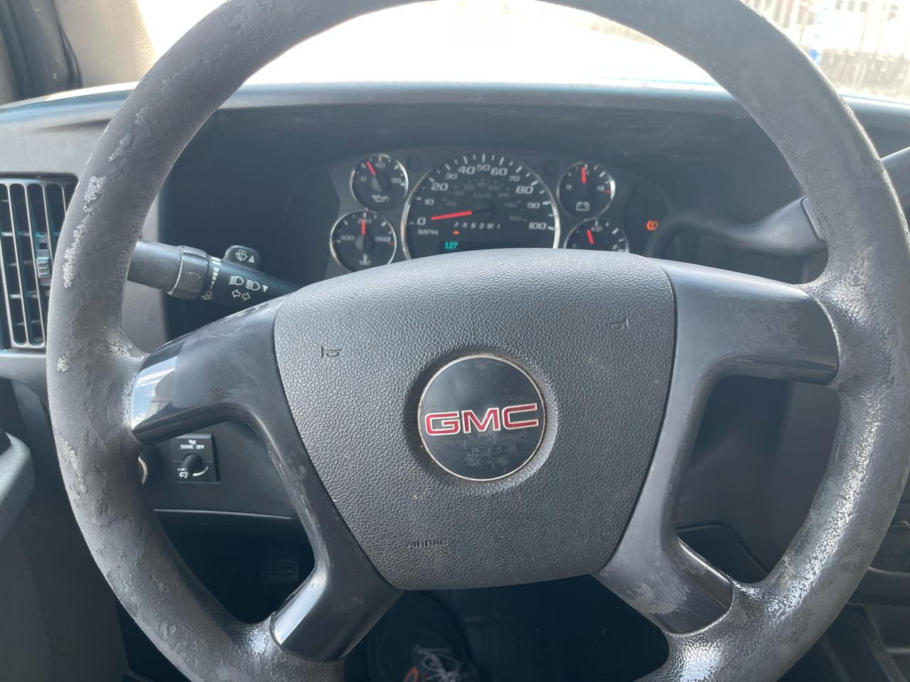 GMC Savana G3500 139 in. 2015