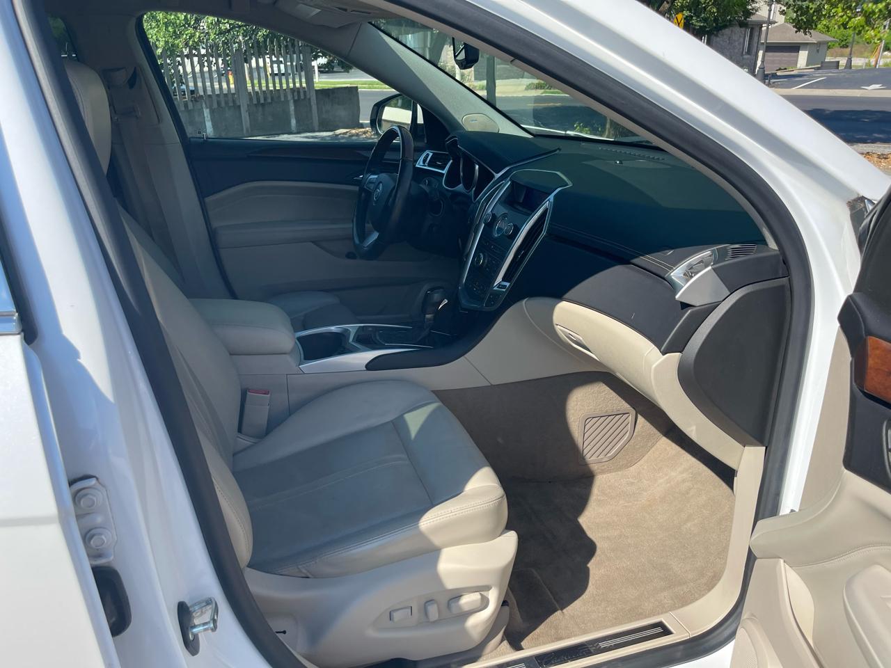 Cadillac SRX Luxury Collection AWD 2011
