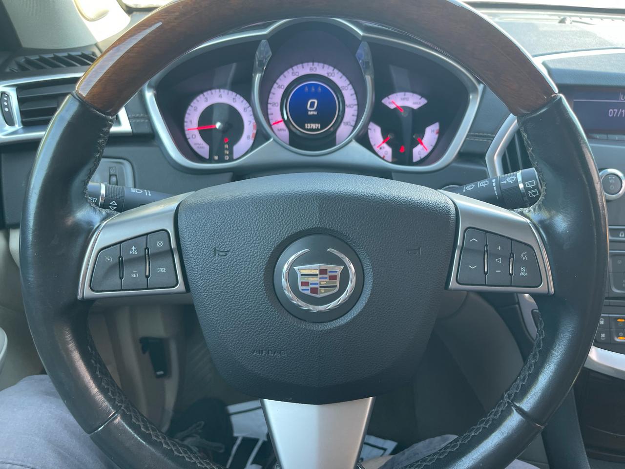 Cadillac SRX Luxury Collection AWD 2011