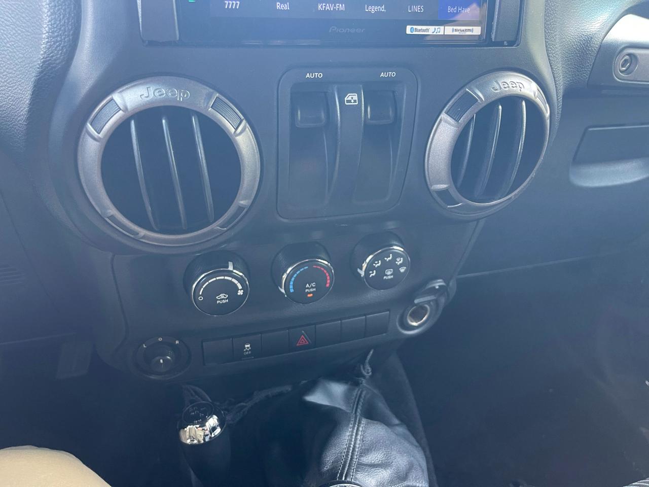 Jeep Wrangler Sport 4WD 2012