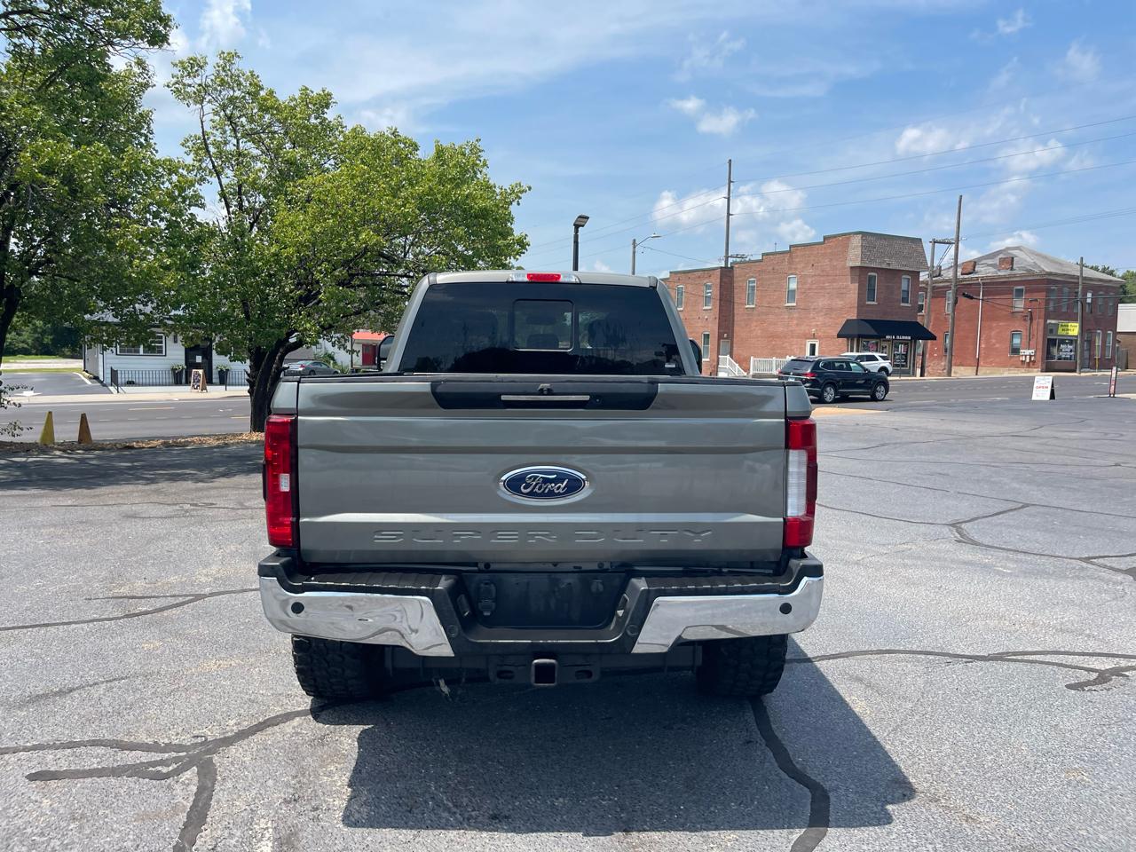 Ford F-250 SD Lariat Crew Cab 4WD 2019