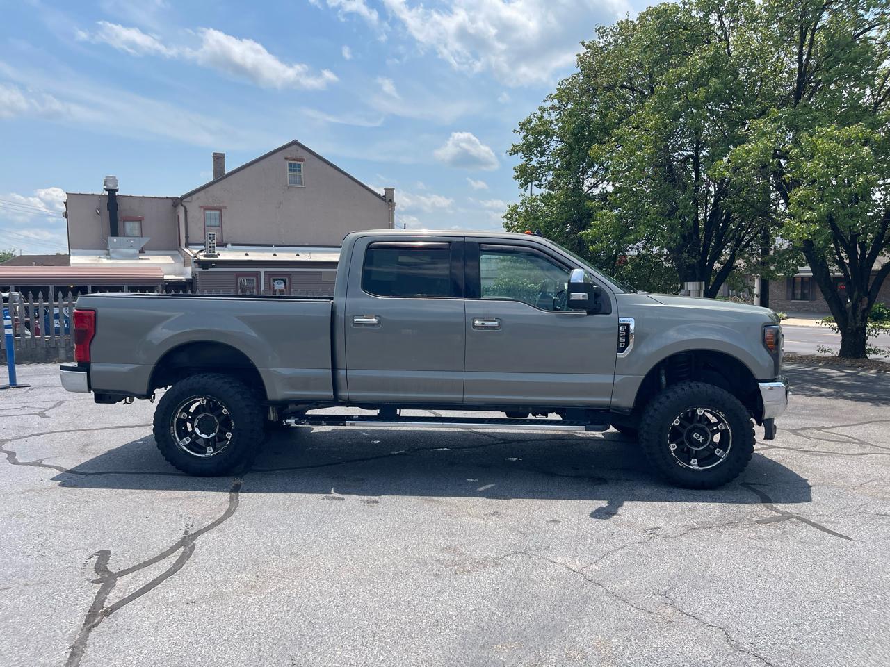 Ford F-250 SD Lariat Crew Cab 4WD 2019