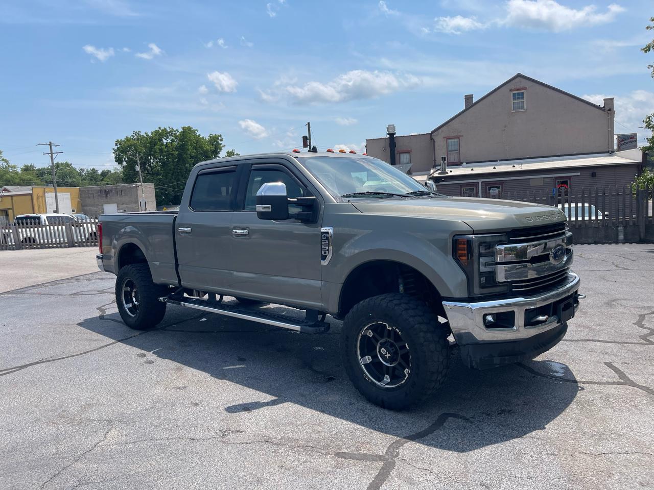 Ford F-250 SD Lariat Crew Cab 4WD 2019