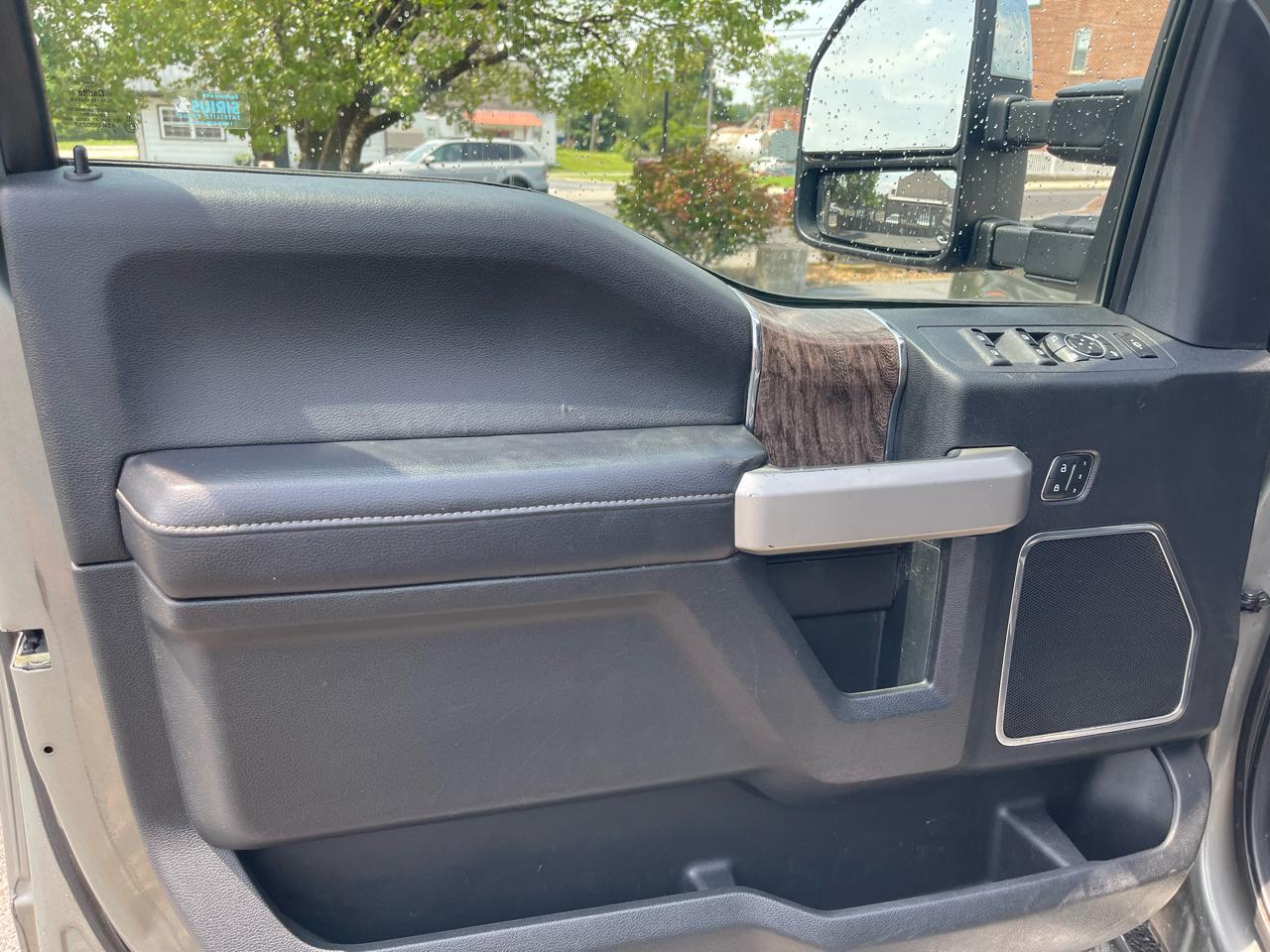 Ford F-250 SD Lariat Crew Cab 4WD 2019