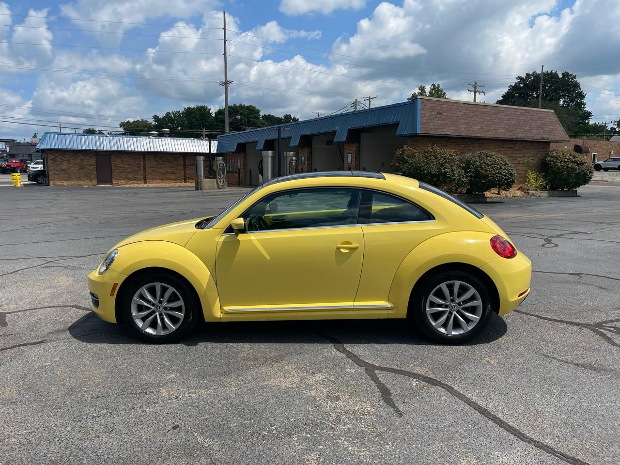 Volkswagen Beetle 2.0T Turbo 2014