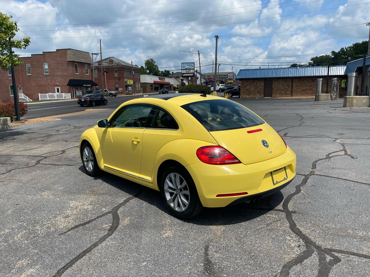 Volkswagen Beetle 2.0T Turbo 2014