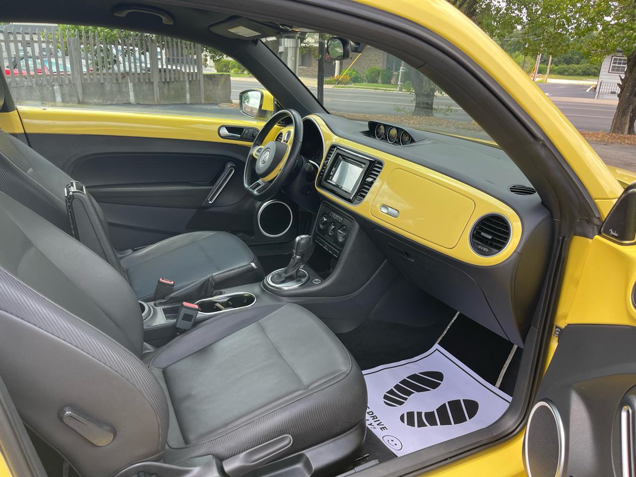 Volkswagen Beetle 2.0T Turbo 2014