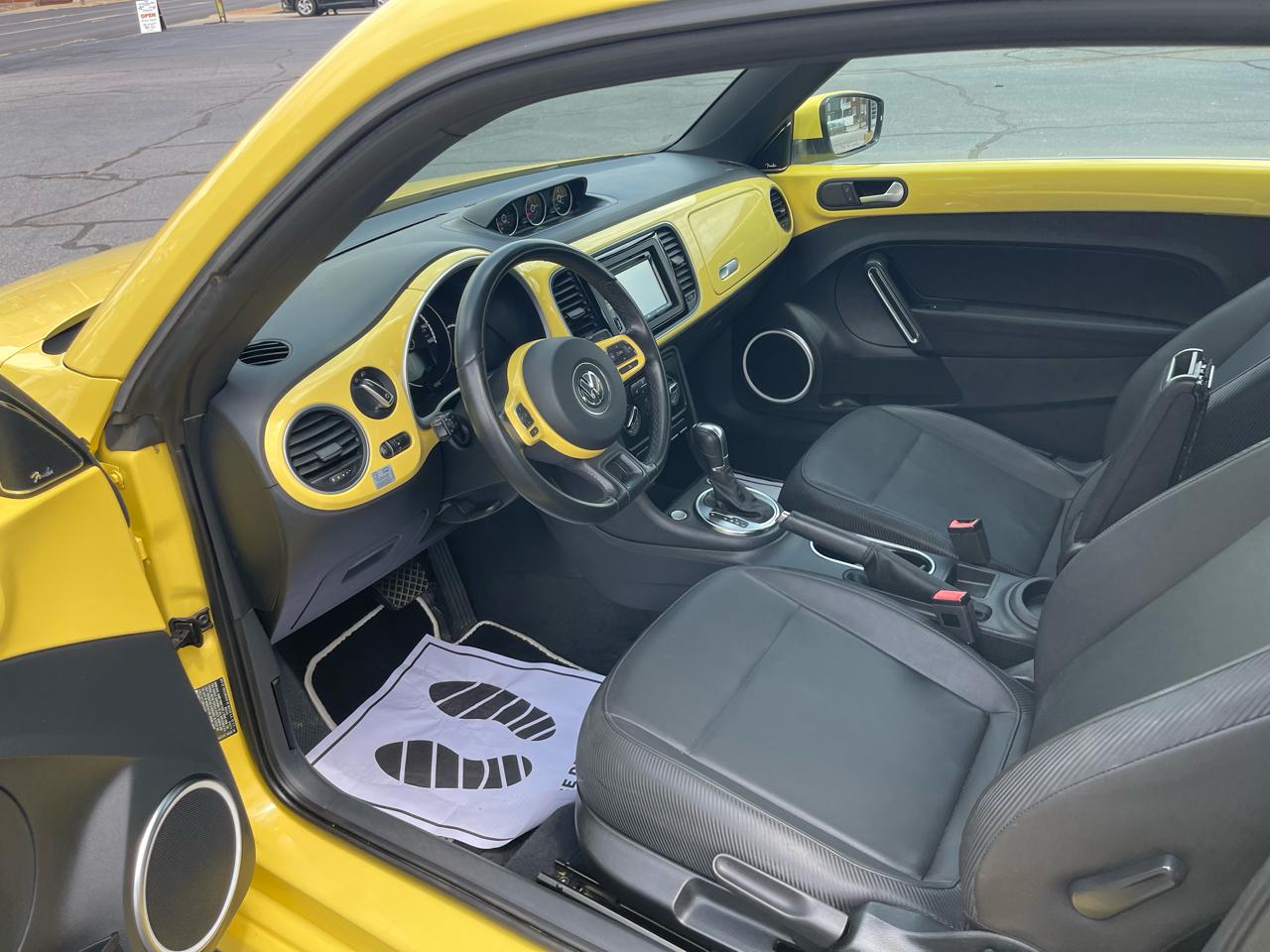 Volkswagen Beetle 2.0T Turbo 2014