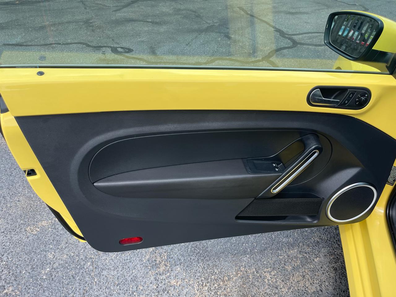 Volkswagen Beetle 2.0T Turbo 2014