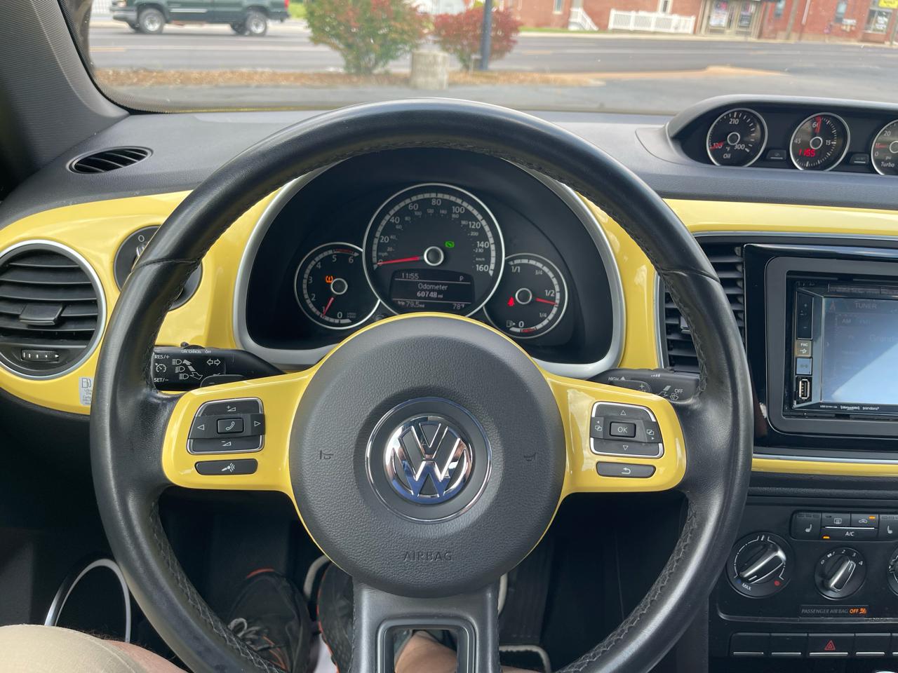 Volkswagen Beetle 2.0T Turbo 2014