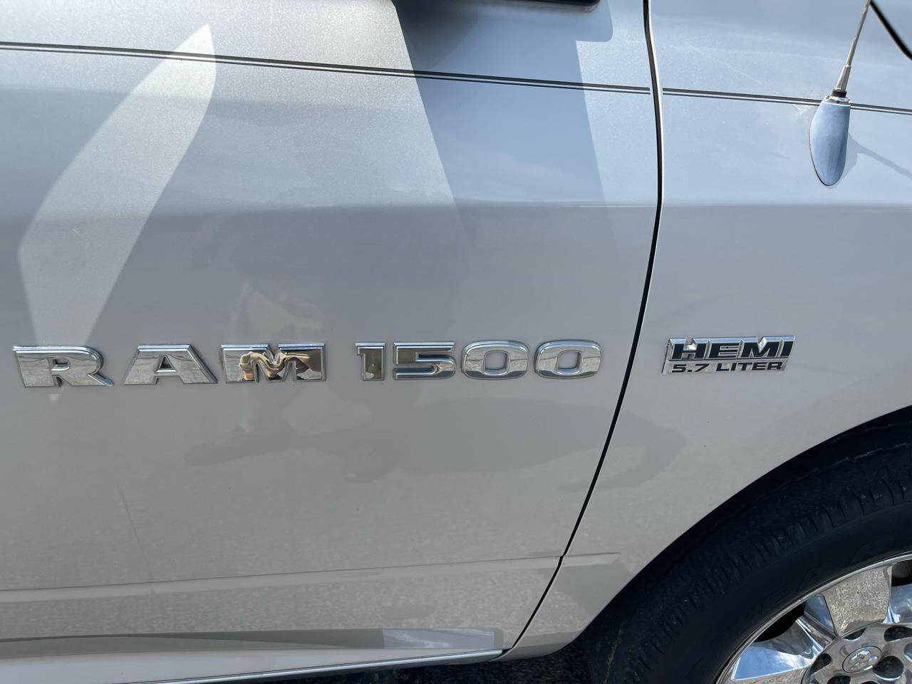 RAM 1500 4WD Quad Cab 140.5" Big Horn 2011