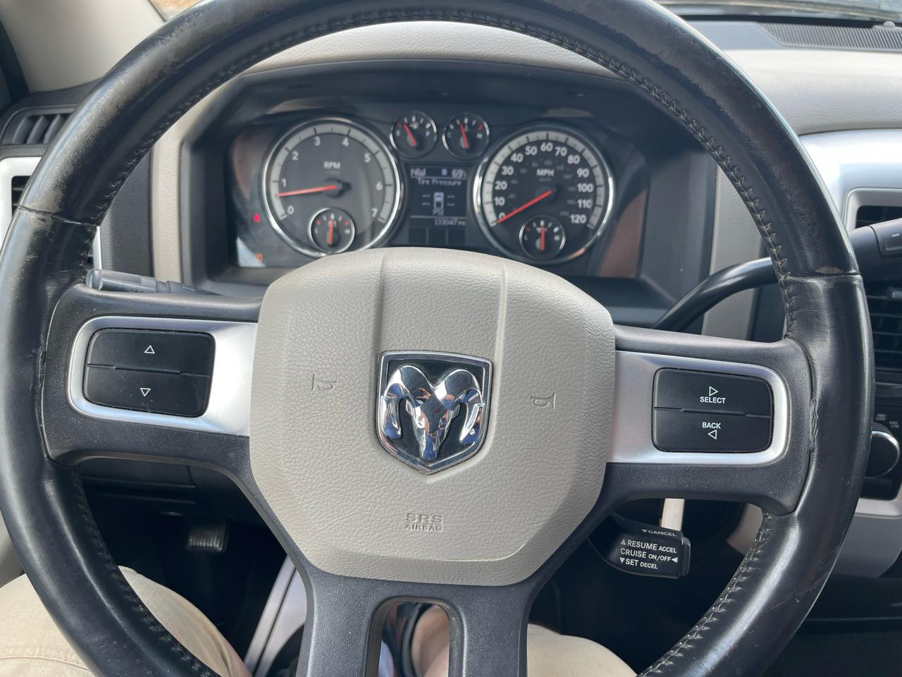 RAM 1500 4WD Quad Cab 140.5" Big Horn 2011