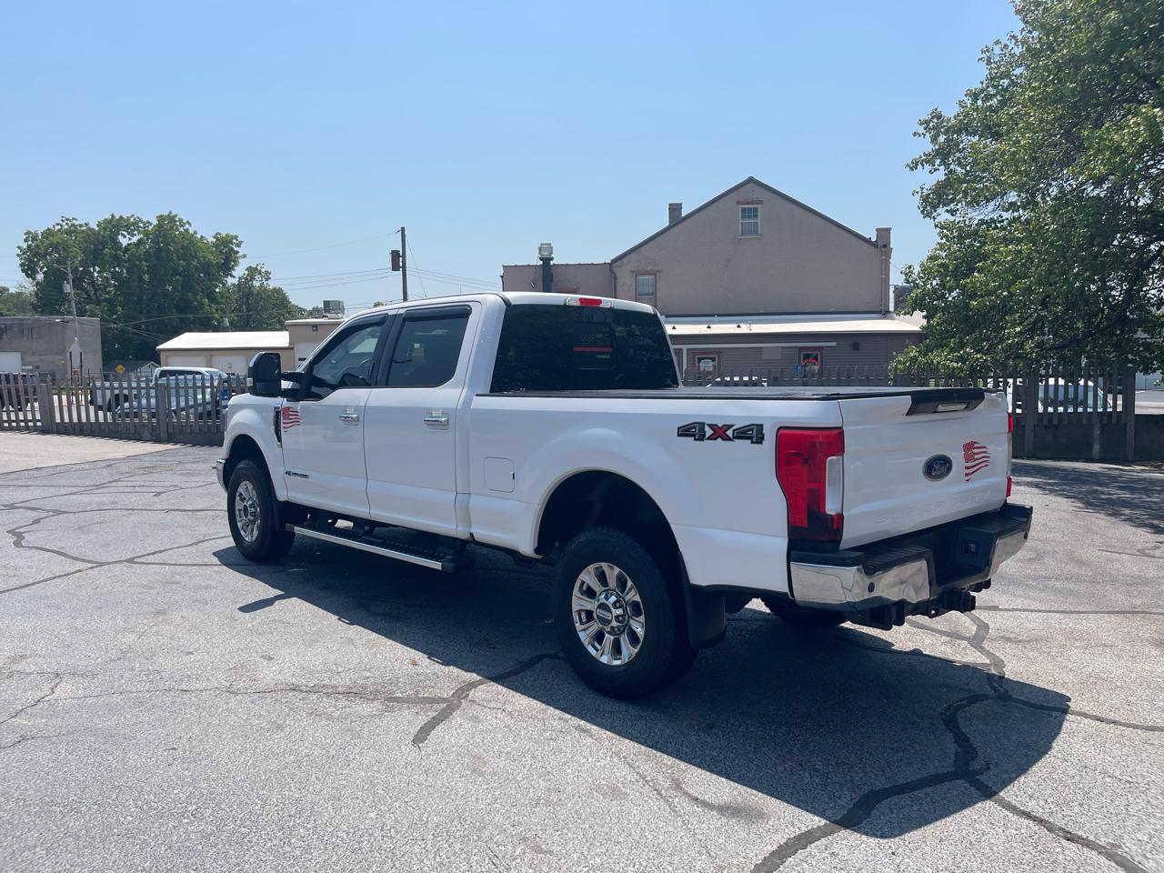 Ford F-250 SD Lariat Crew Cab 4WD 2017