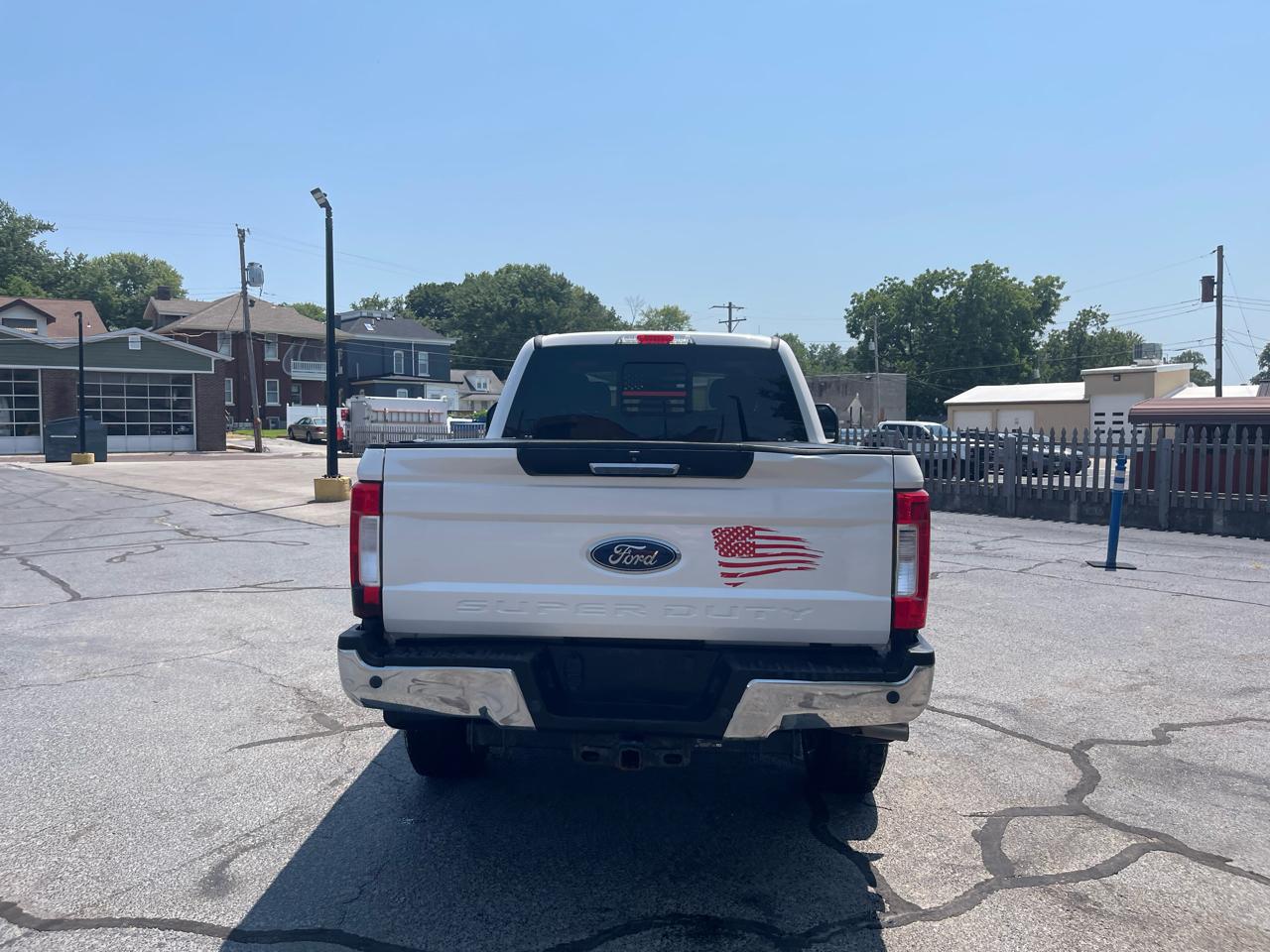 Ford F-250 SD Lariat Crew Cab 4WD 2017