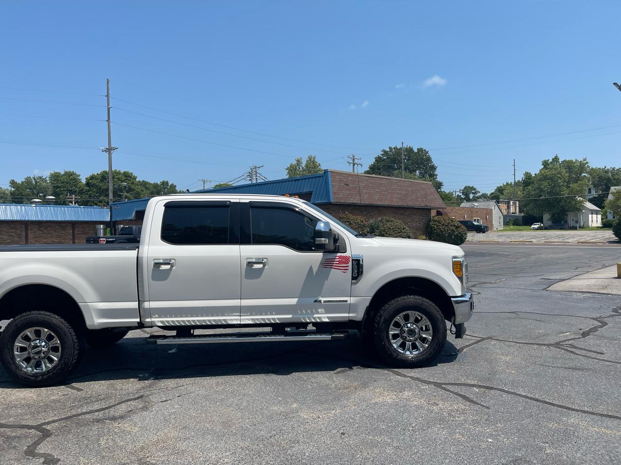 Ford F-250 SD Lariat Crew Cab 4WD 2017
