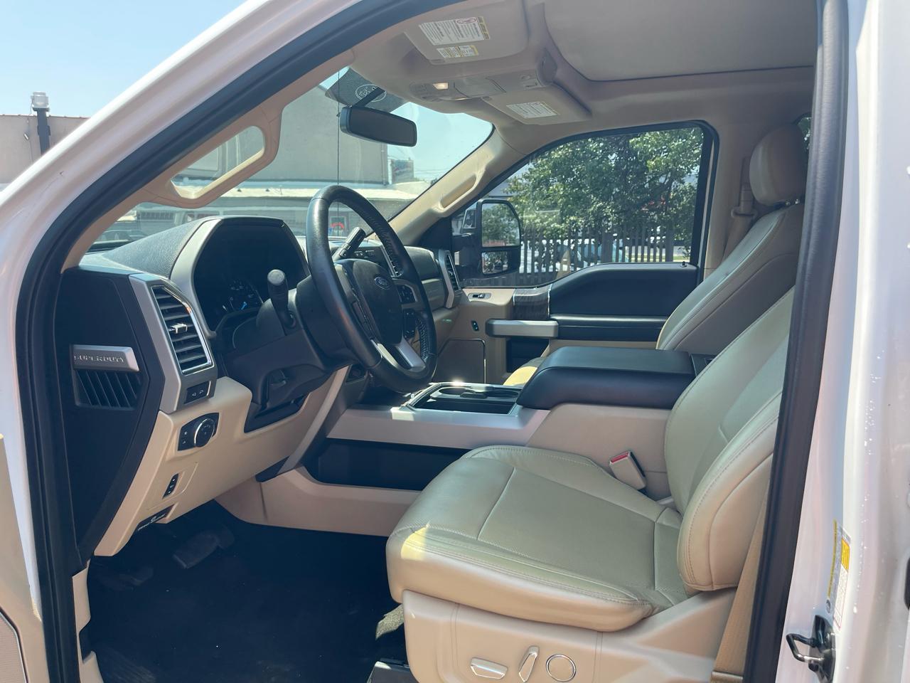 Ford F-250 SD Lariat Crew Cab 4WD 2017