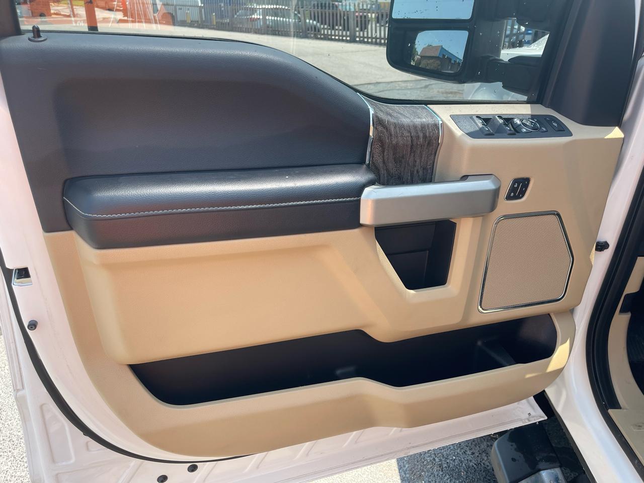 Ford F-250 SD Lariat Crew Cab 4WD 2017