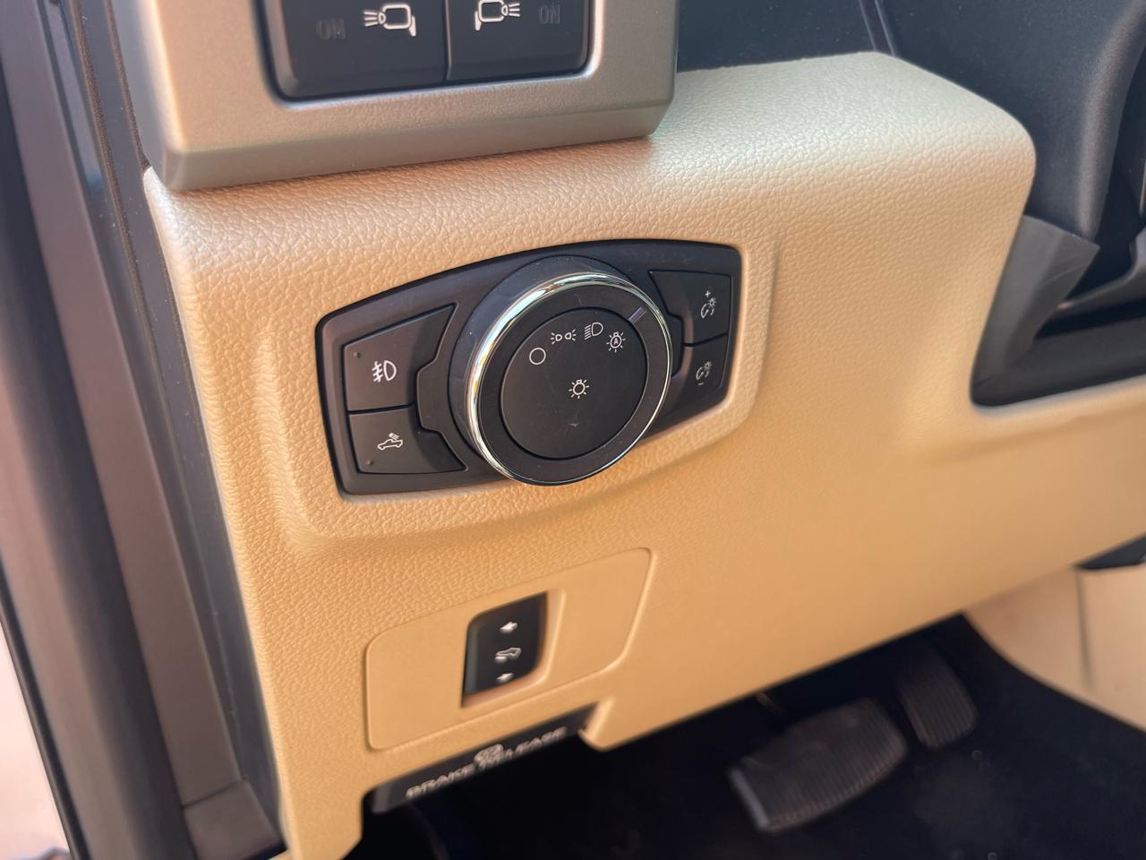 Ford F-250 SD Lariat Crew Cab 4WD 2017