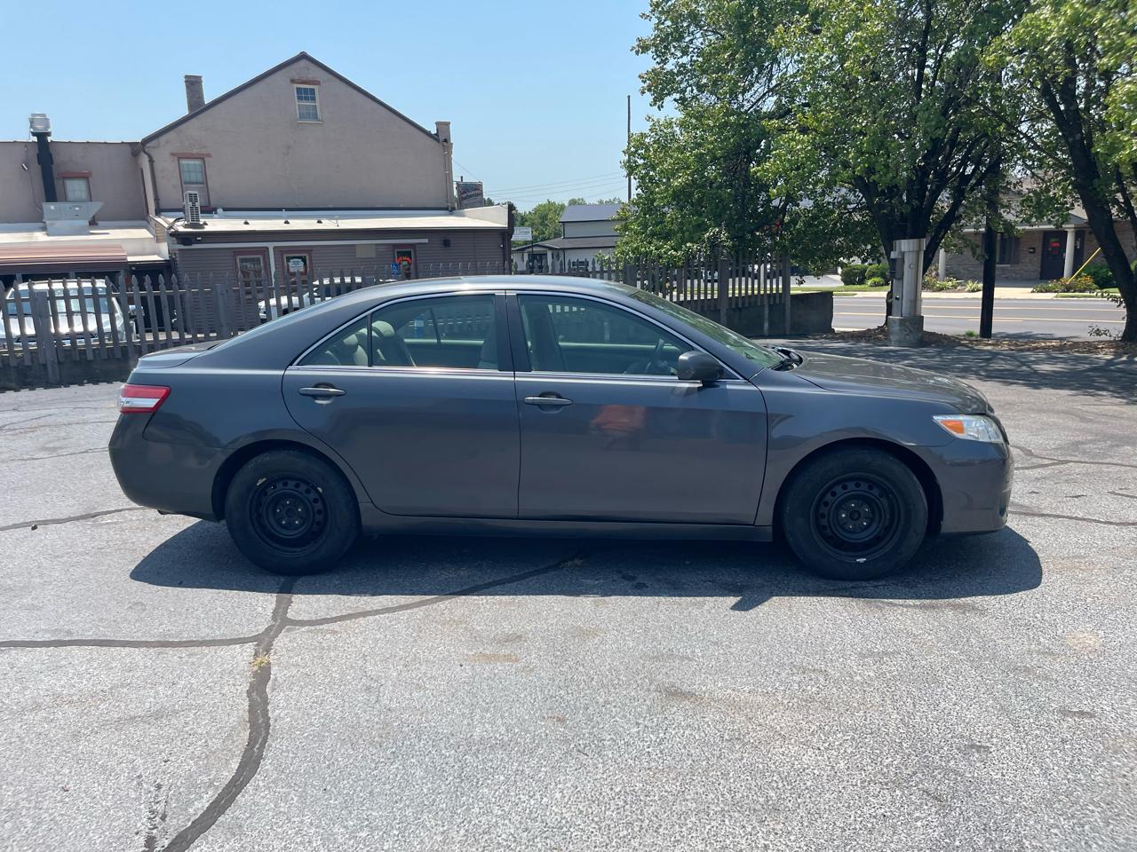 Toyota Camry 4dr Sdn LE Auto 2010