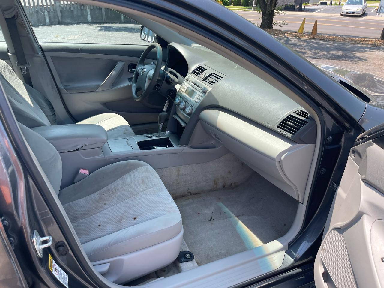 Toyota Camry 4dr Sdn LE Auto 2010