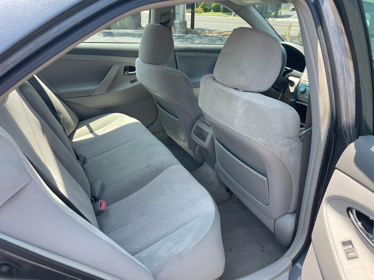Toyota Camry 4dr Sdn LE Auto 2010