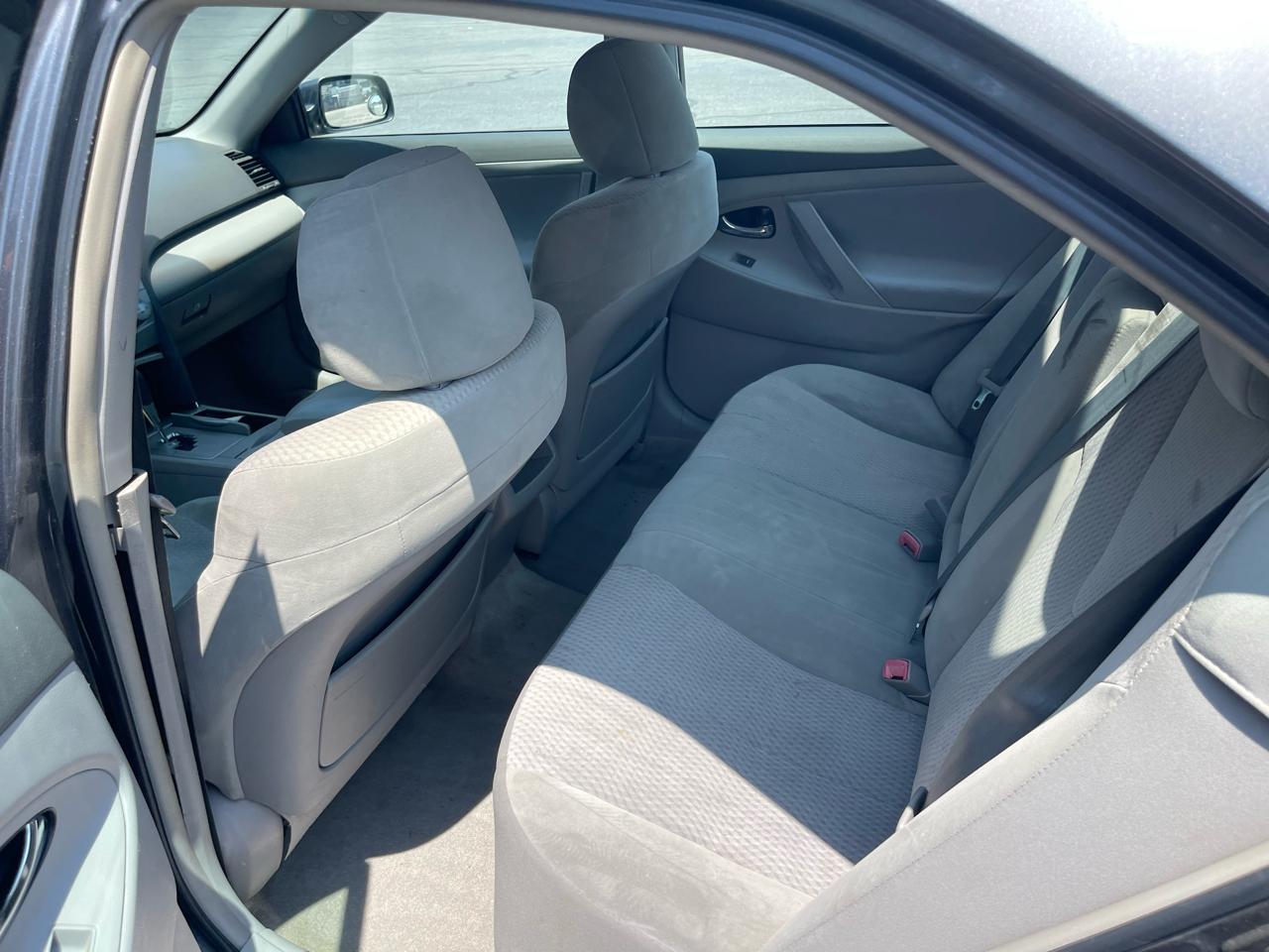 Toyota Camry 4dr Sdn LE Auto 2010