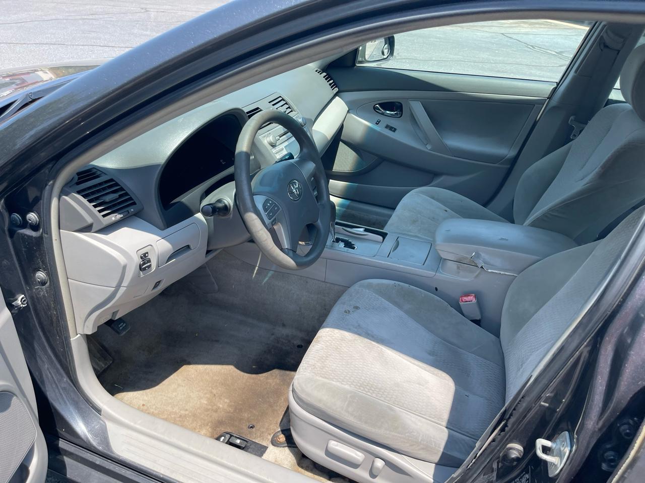 Toyota Camry 4dr Sdn LE Auto 2010