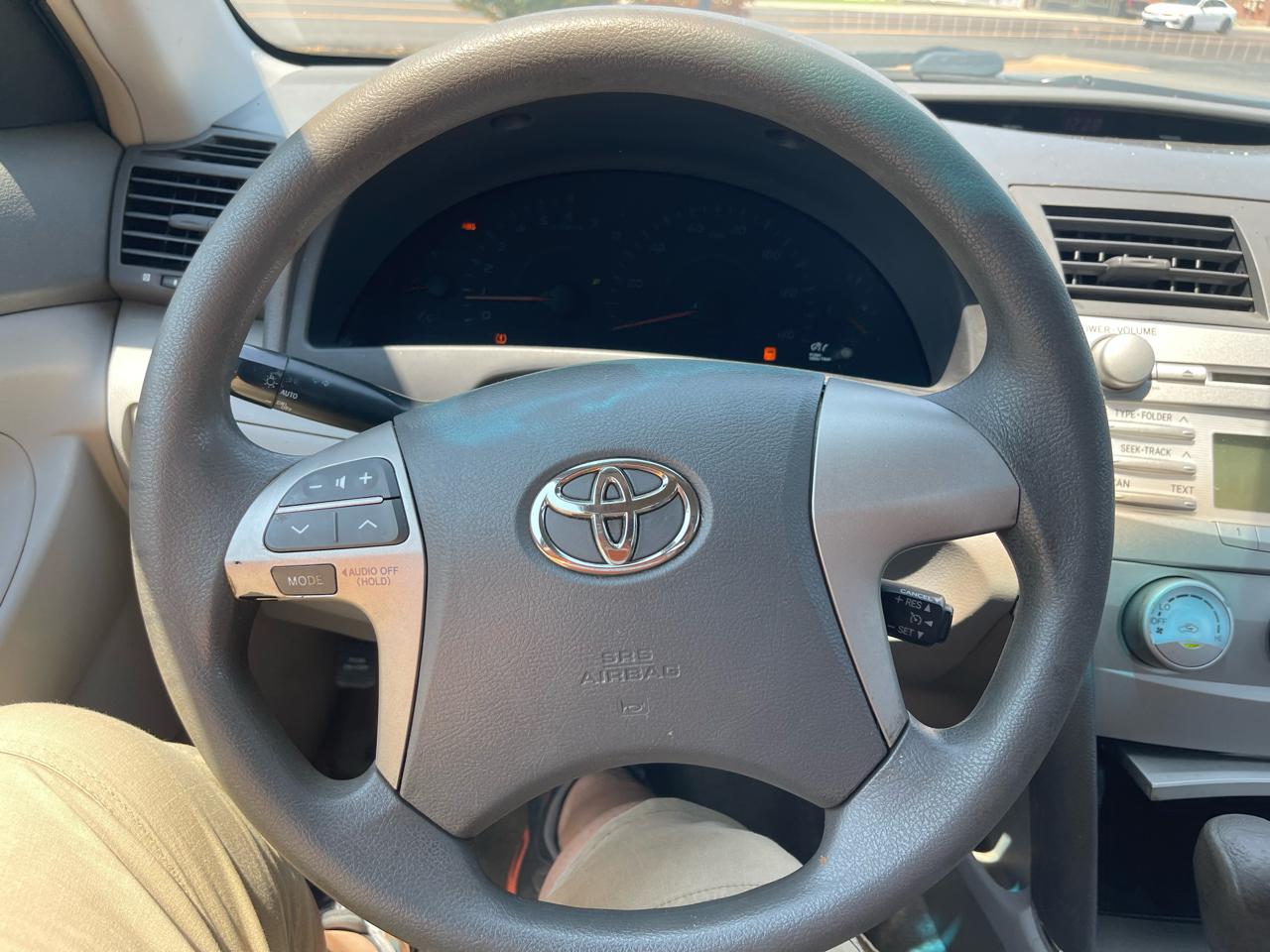 Toyota Camry 4dr Sdn LE Auto 2010