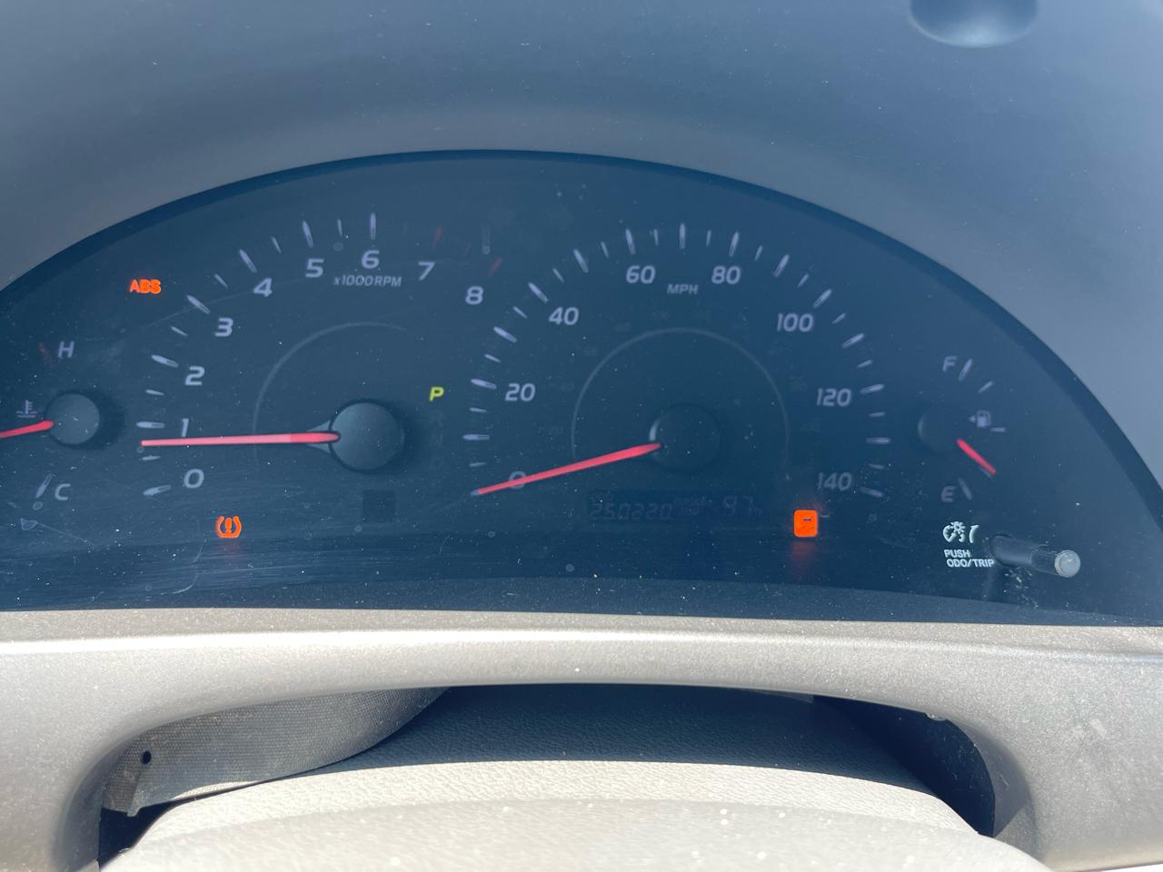 Toyota Camry 4dr Sdn LE Auto 2010