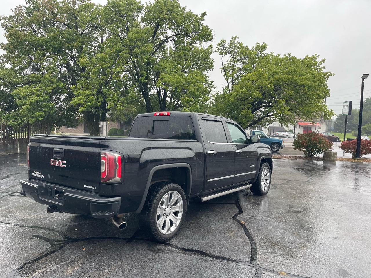 GMC Sierra 1500 Denali Crew Cab Short Box 4WD 2017