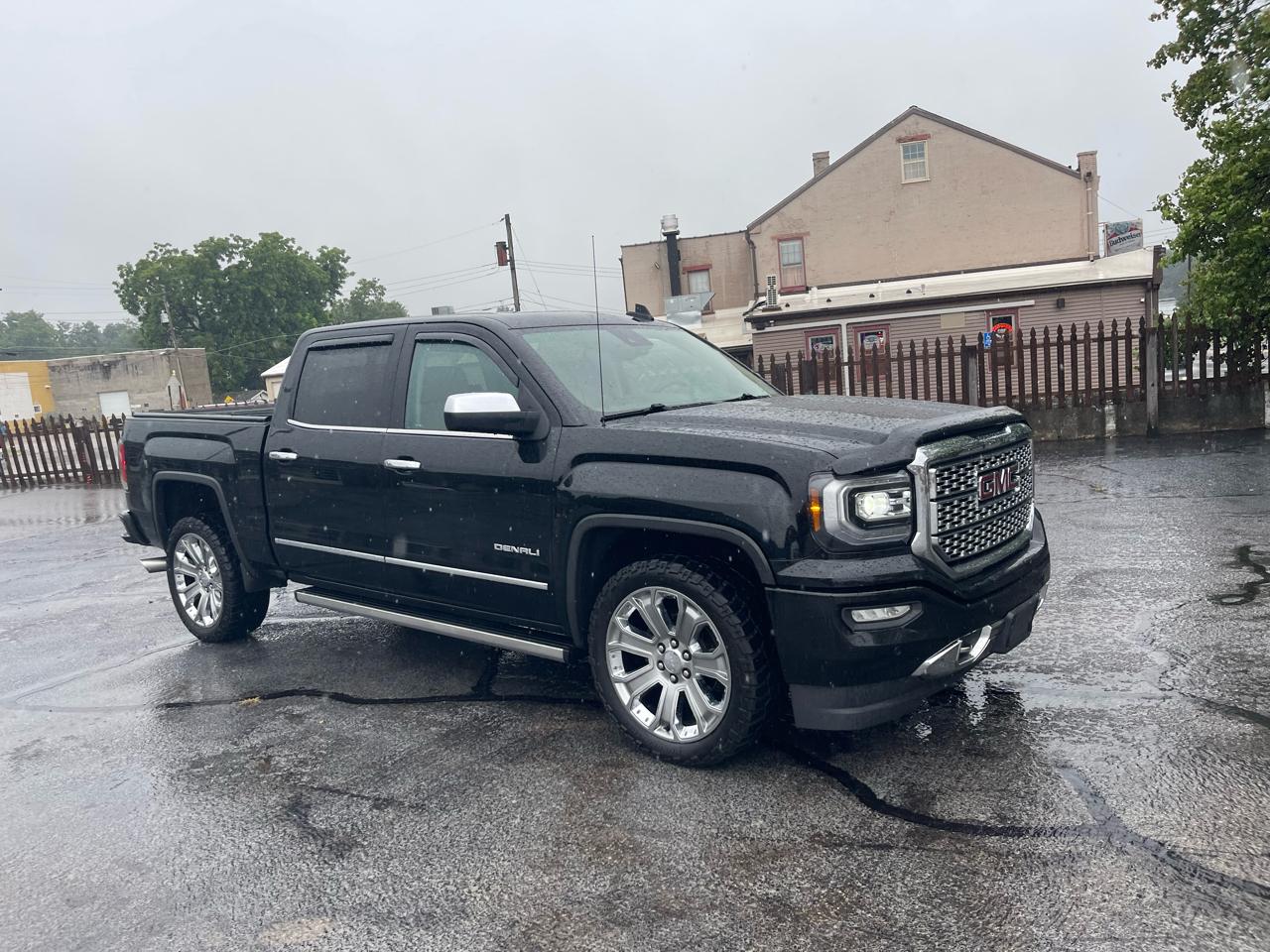 GMC Sierra 1500 Denali Crew Cab Short Box 4WD 2017
