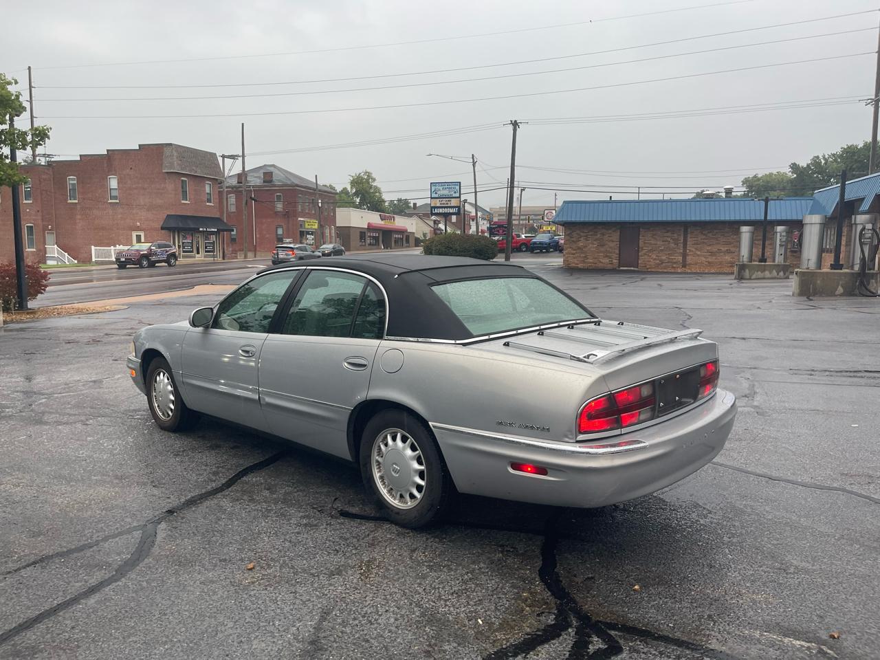 Buick Park Avenue Sedan 1998