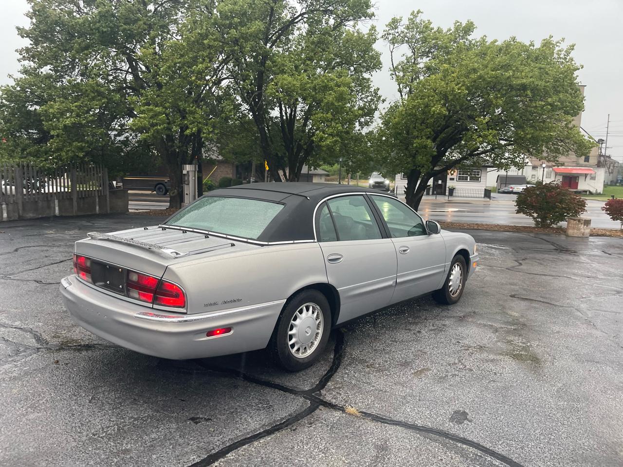 Buick Park Avenue Sedan 1998
