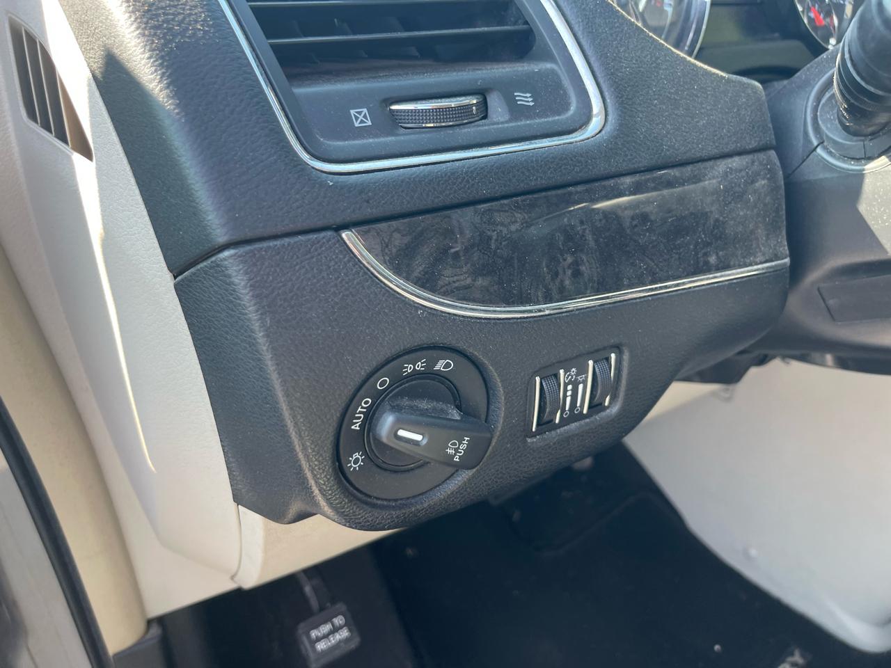 Chrysler Town & Country Touring 2014