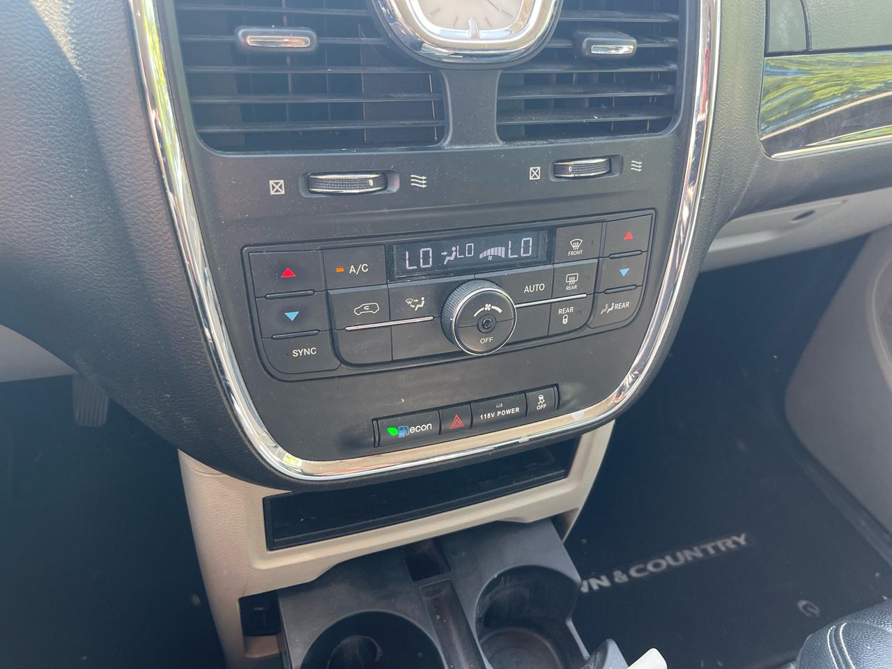 Chrysler Town & Country Touring 2014