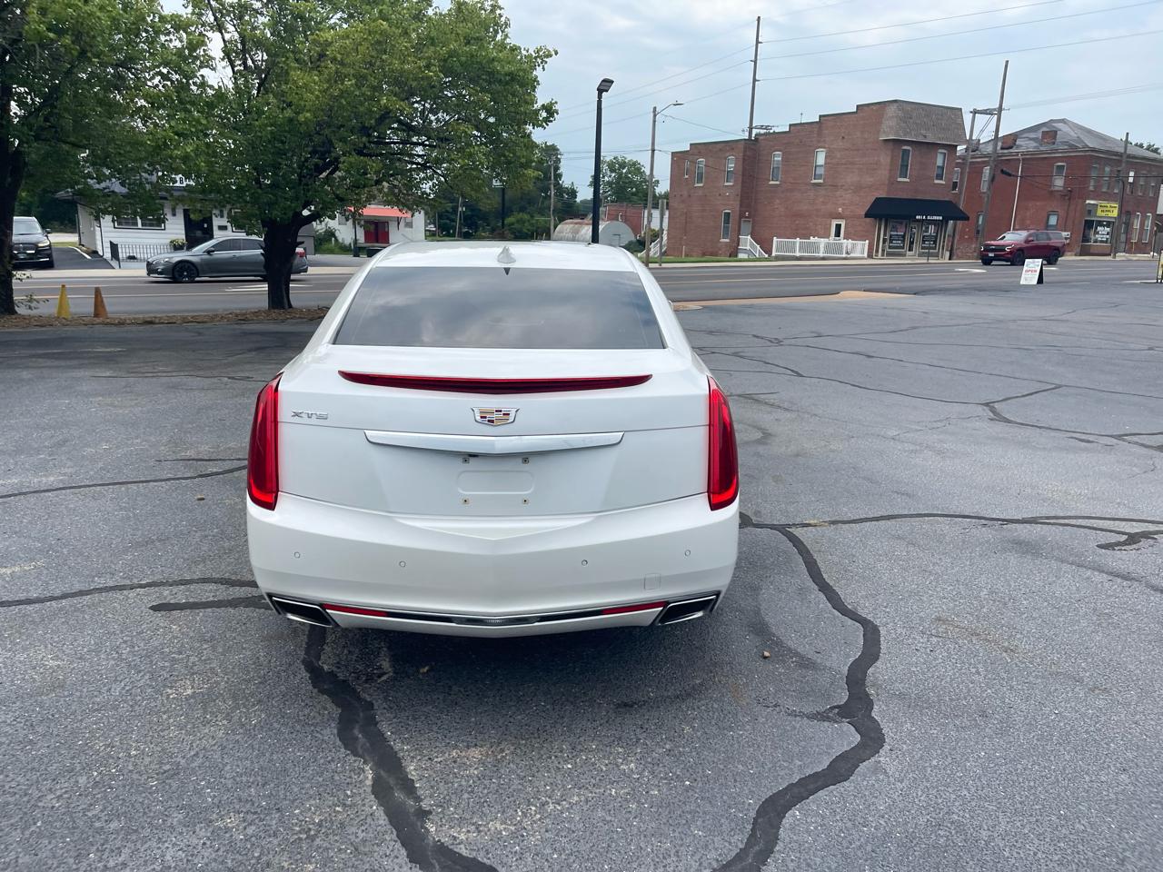 Cadillac XTS Luxury FWD 2016