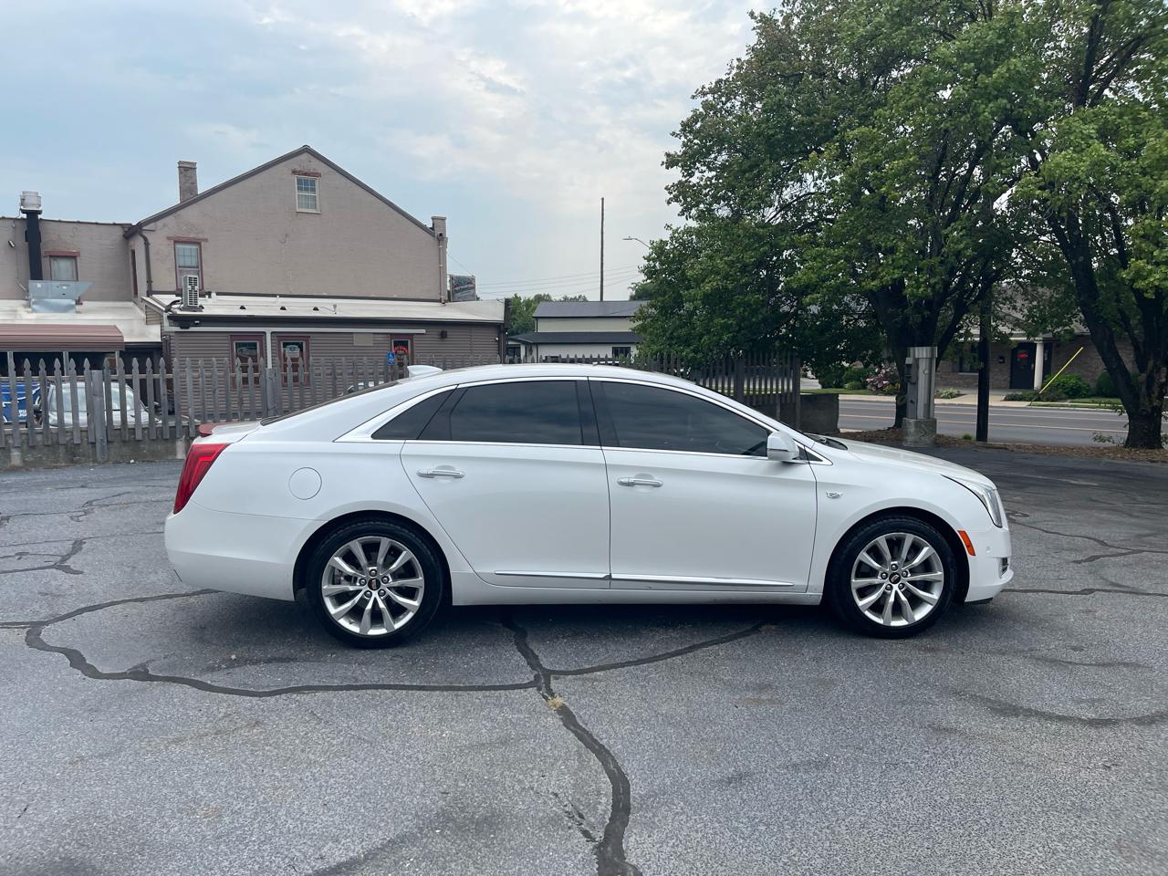 Cadillac XTS Luxury FWD 2016