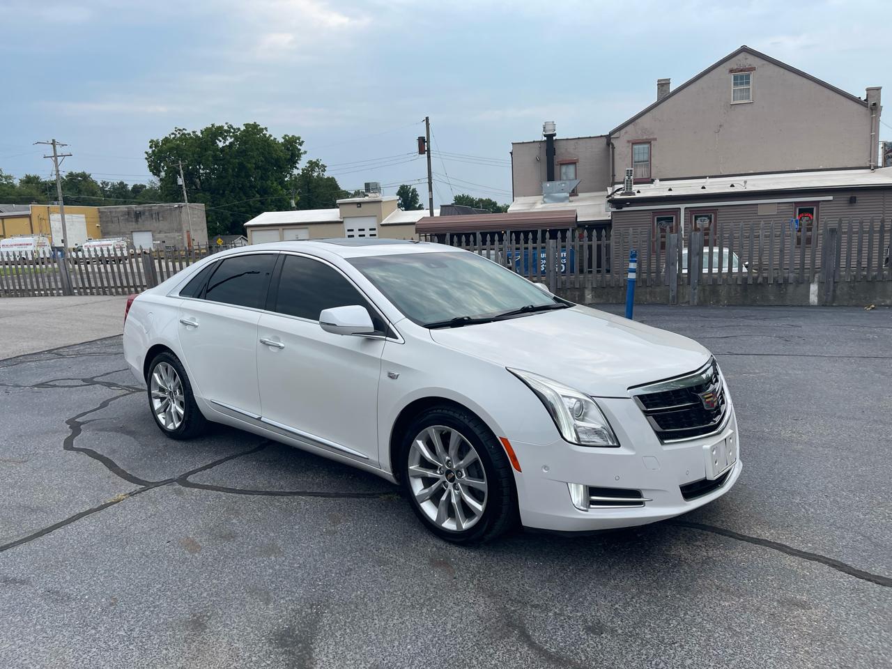 Cadillac XTS Luxury FWD 2016