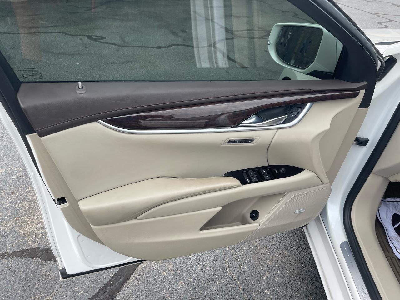 Cadillac XTS Luxury FWD 2016