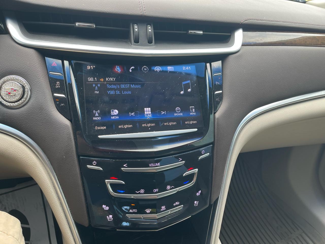 Cadillac XTS Luxury FWD 2016