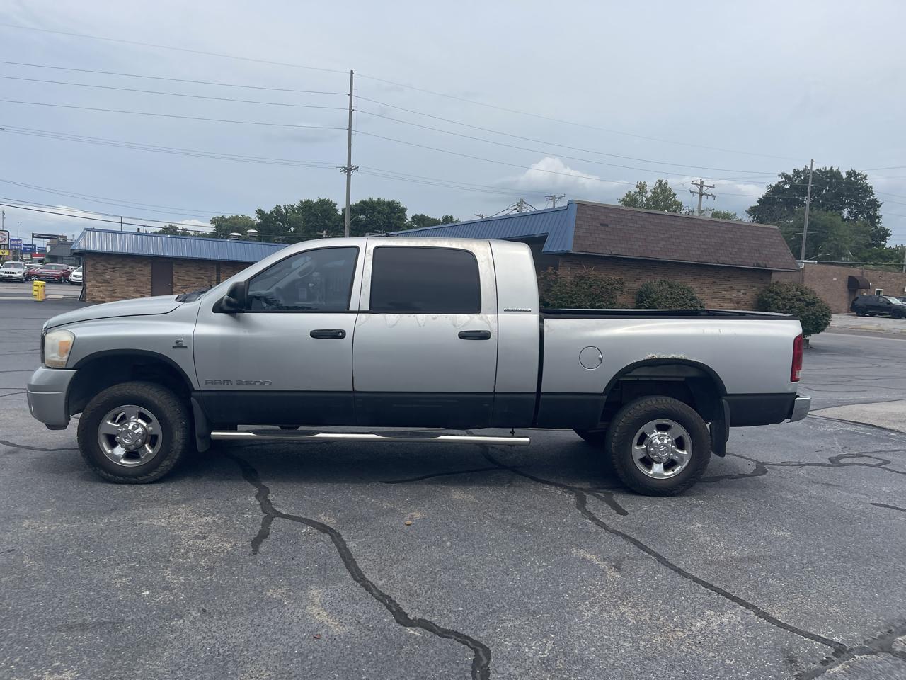 Dodge Ram 2500 Laramie Mega Cab 4WD 2006
