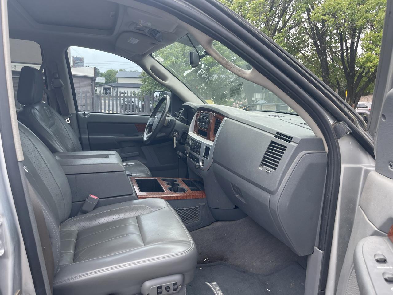 Dodge Ram 2500 Laramie Mega Cab 4WD 2006