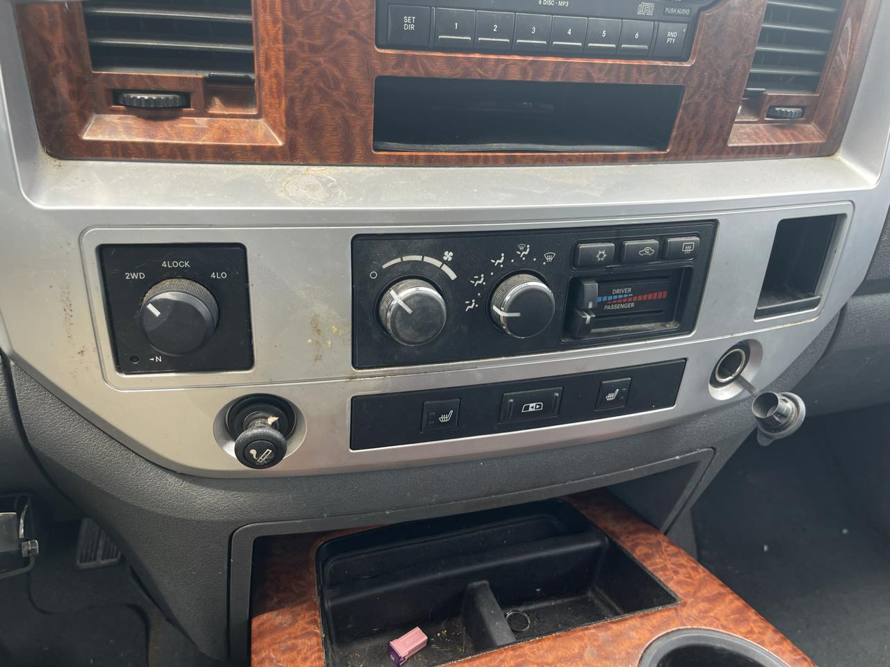 Dodge Ram 2500 Laramie Mega Cab 4WD 2006